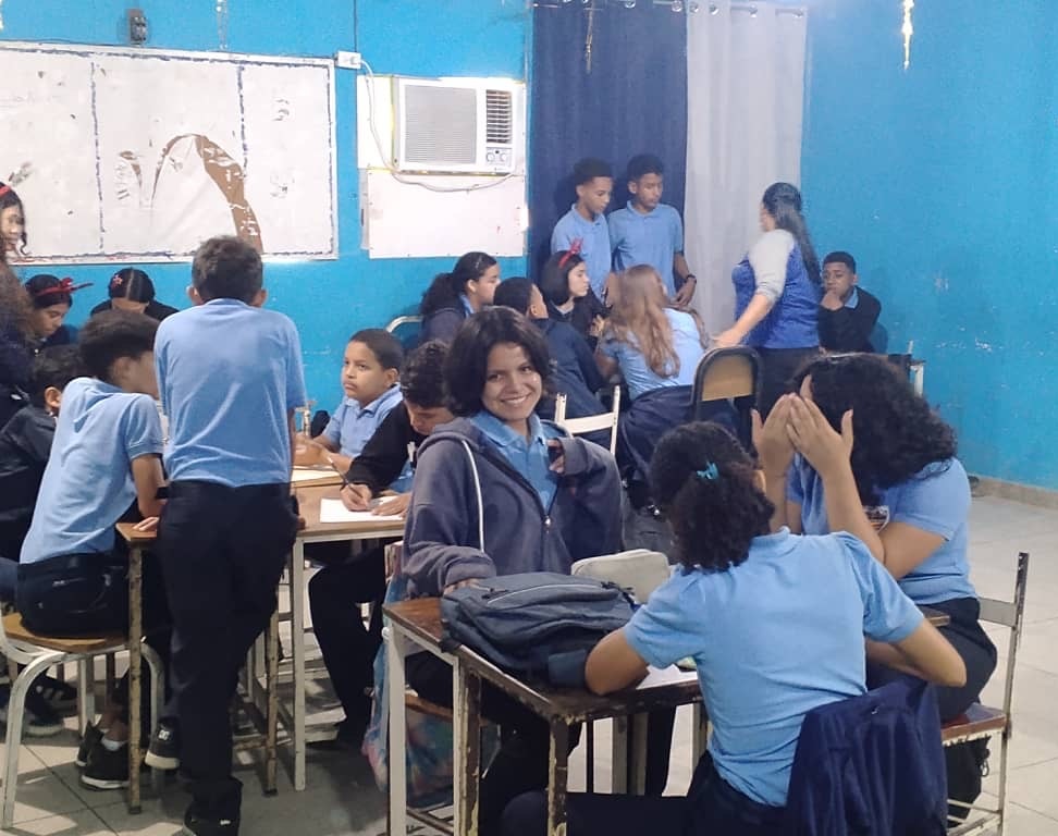Students at a Venezuelan school during the census visit — December 2025
